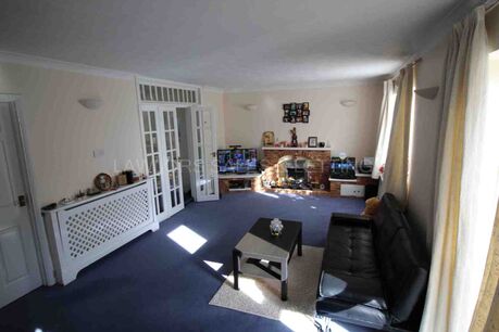 2 bedroom  flat to rent, Available unfurnished from 07/03/2025