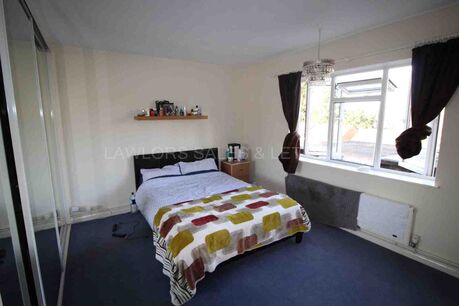 2 bedroom  flat to rent, Available unfurnished from 07/03/2025