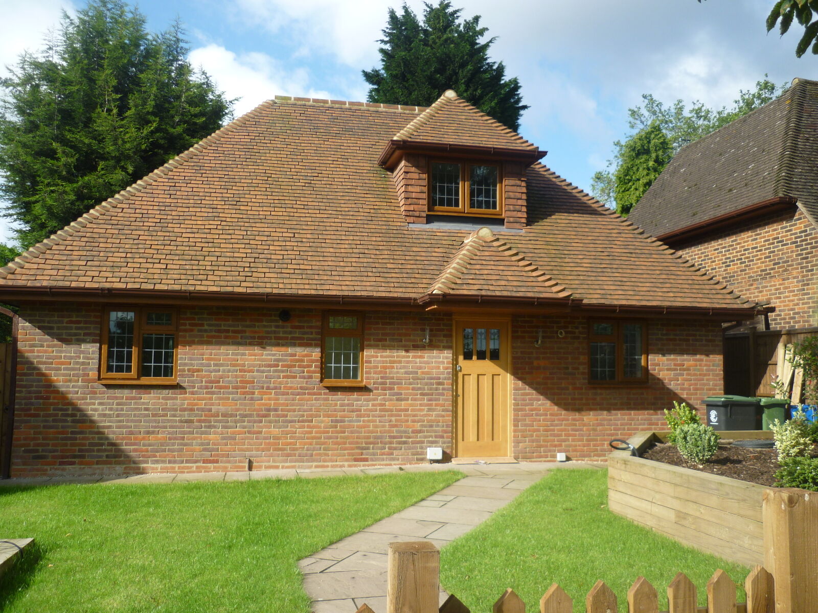 3 bedroom detached house to rent, Available from 08/07/2024 Roebuck Lane, Buckhurst Hill, IG9, main image
