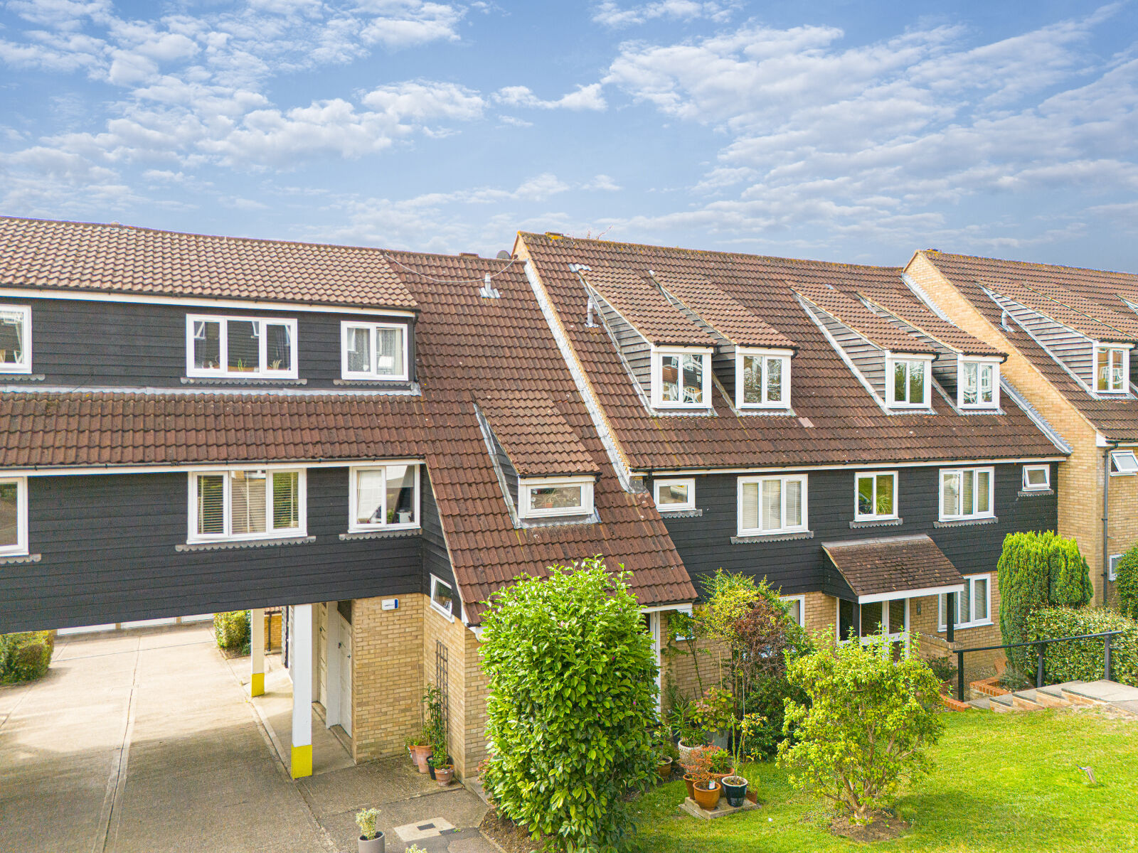 2 bedroom  flat for sale Goldings Road, Loughton, IG10, main image