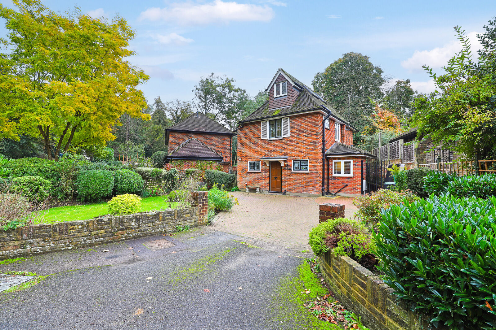 4 bedroom detached house for sale Debden Lane, Loughton, IG10, main image