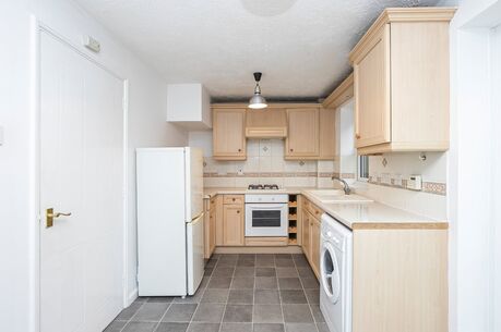 2 bedroom end terraced house for sale