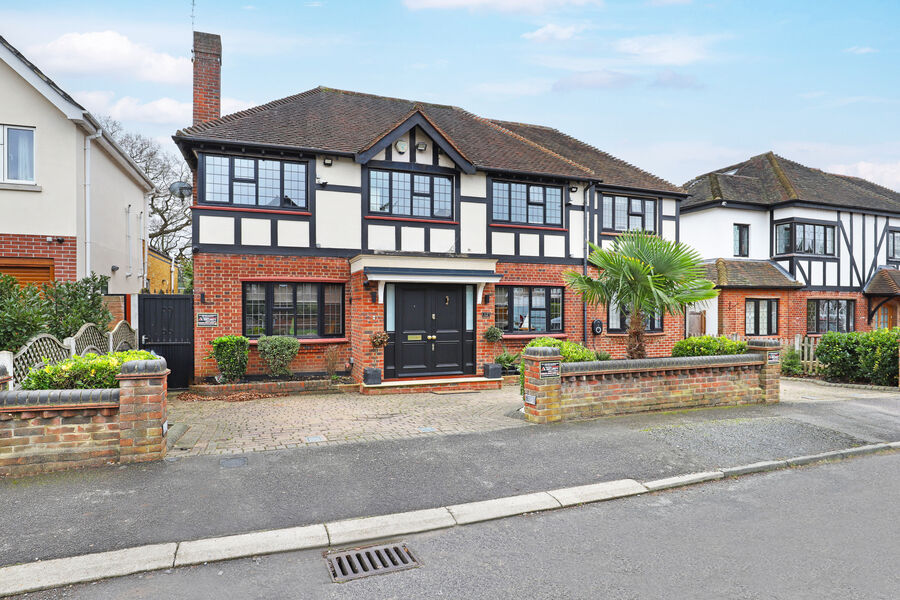 5 bedroom detached house for sale