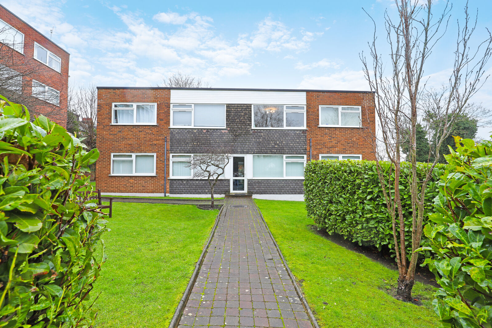 2 bedroom  flat for sale High Road, Loughton, IG10, main image